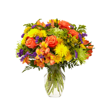 Cargar imagen en el visor de la galería, Bouquet Cielo tamaño Exuberante con rosas naranja y composición floral multicolor.
