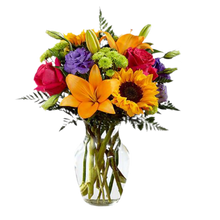 Load image into Gallery viewer, Bouquet Días Felices con girasoles, rosas rosadas y lirios naranjas en composición multicolor