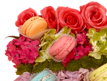 Cargar imagen en el visor de la galería, Loco Enamorado - Arreglo Floral Pasión Intensa en Caja | Amor Loco Bogotá