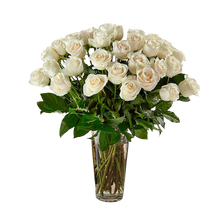 Cargar imagen en el visor de la galería, Ramo de rosas blancas de tallo largo