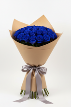 Load image into Gallery viewer, blue roses to apologize
