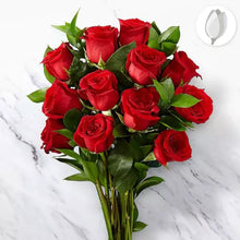 Cargar imagen en el visor de la galería, Cálida Rosas Rojas, ramo 12 rosas. Un regalo directo desde el corazón, nuestro Ramo de Rosas Rojas. ¡Expresa tu amor con nuestro hermoso ramo de rosas rojas para San Valentín! Estas rosas rojas representan la pasión y el amor que sientes por tu ser amado. Floristería Flores Para Regalo.