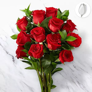 Cálida Rosas Rojas, ramo 12 rosas. Un regalo directo desde el corazón, nuestro Ramo de Rosas Rojas. ¡Expresa tu amor con nuestro hermoso ramo de rosas rojas para San Valentín! Estas rosas rojas representan la pasión y el amor que sientes por tu ser amado. Floristería Flores Para Regalo.