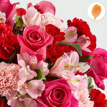 Cargar imagen en el visor de la galería, Imagen de referencia arreglo mediano, vista frontal. Encuentra el regalo perfecto para San Valentín con Conciliadora Flores ¡Sorprende a esa persona especial con la belleza y el significado de las flores! Demostrarás tu cariño y amor de una manera única y memorable. Floristería Flores Para Regalo.