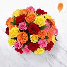 Cargar imagen en el visor de la galería, Desinteresada Rosas en ramo: este ramo de Rosas multicolor para expresar amor, arreglo con 30 rosas de regalo, ideal para conquistar. En nuestra floristería Flores Para Regalo.