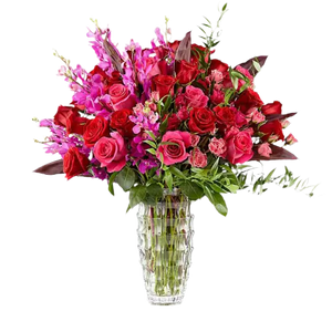 Tamaño grande, vista frontal. ¡Celebre con estilo con nuestro hermoso arreglo de flores Eficiente Flores! Con rosas y flores elegantes, este arreglo no solo es elegante, sino también eficiente en transmitir sus sentimientos. Floristería Flores Para Regalo, domicilios en Bogotá