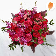 Cargar imagen en el visor de la galería, Tamaño grande, vista desde arriba. ¡Celebre con estilo con nuestro hermoso arreglo de flores Eficiente Flores! Con rosas y flores elegantes, este arreglo no solo es elegante, sino también eficiente en transmitir sus sentimientos. Floristería Flores Para Regalo, domicilios en Bogotá