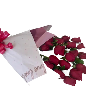 Estable Rosas en Ramo ¡Embellece tu día con el ramo de 18 rosas! Este bouquet de rosas frescas y hermosas es perfecto para transmitir amor, felicidad y alegría a alguien especial. Floristería Flores Para Regalo, domicilio en Bogotá