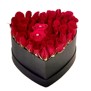 I Love Roses. Déjate enamorar por nuestras hermosas rosas en una caja especial. Transforma cualquier ocasión en un momento inolvidable con el toque romántico de estas flores. ¡Expresa tu amor con nuestro "I Love Roses"! Floristería Flores Para Regalo, domicilios en Bogotá