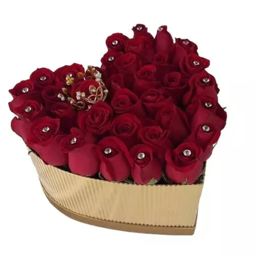 Imagen de Leal, rosas rojas en caja con forma de corazón, coleccion San Valentín. ¡Expresa tu amor con nuestras Leal Rosas Rojas Corazón!, podrás demostrar de manera creativa y emotiva tus sentimientos hacia esa persona especial. Floristería Flores Para Regalo, domicilio en Bogotá