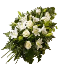 Cargar imagen en el visor de la galería, Apoyo combina rosas blancas, lirios y follaje verde en un ramo funerario compacto, elaborado fresco para cada pedido