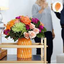 Load image into Gallery viewer, Corazones y Besos Arreglo de flores, envía flores a Colombia desde USA, Flores para regalo y Flores 24 horas