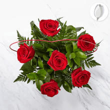 Load image into Gallery viewer, Corazón de Cupido, Arreglo de flores, envía flores a Colombia desde USA, Flores para regalo y Flores 24 horas Doral Roses Miami