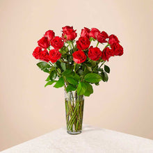 Load image into Gallery viewer, Bouquet of long stemmed red roses