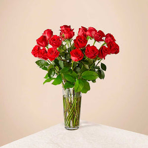Bouquet of long stemmed red roses